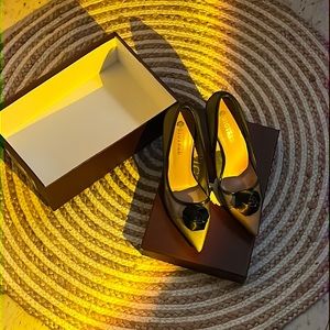 Beautiful navy blue classy heels…